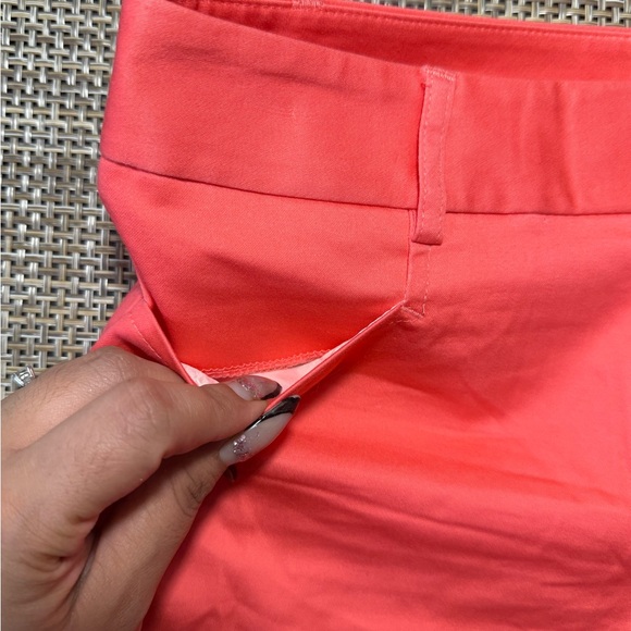 Express Women's Vibrant Coral Shorts Size 4 - Picture 2 of 7